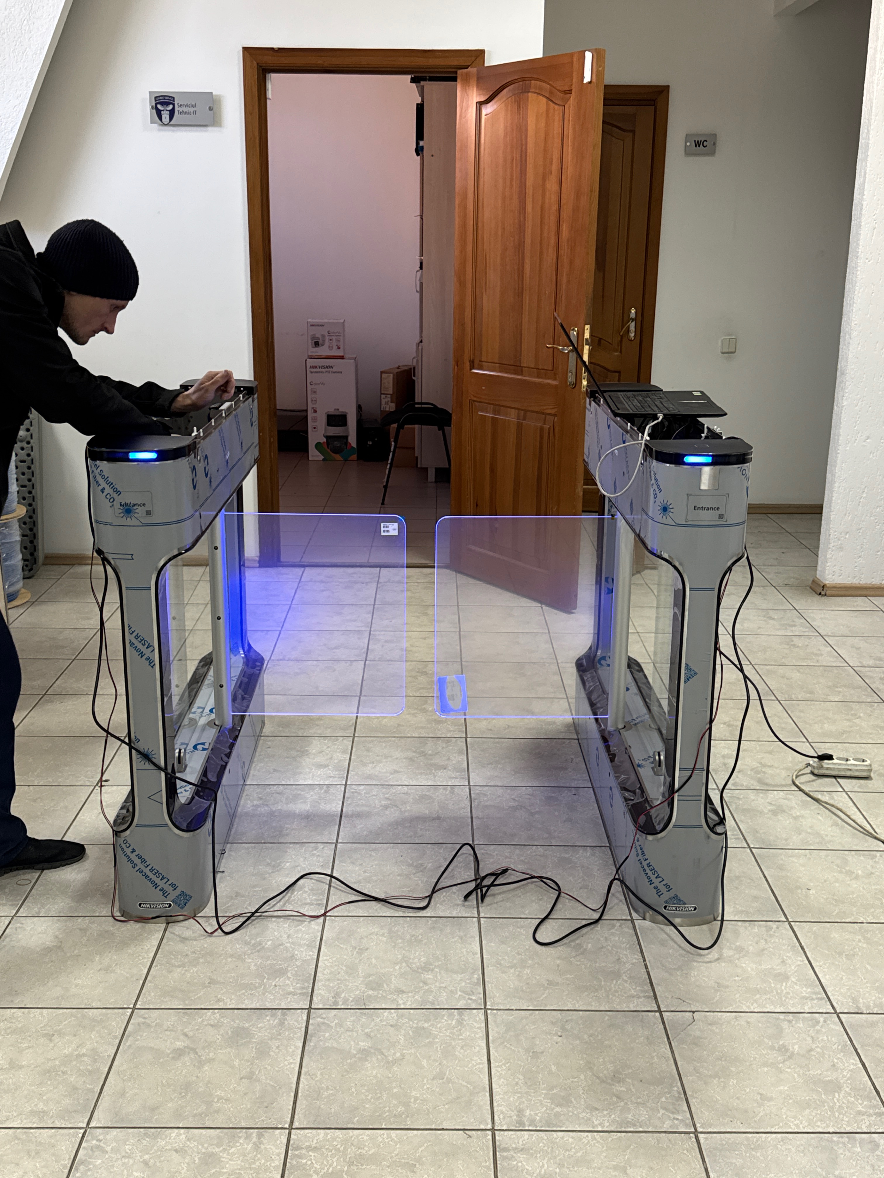 Turnichet din sticla